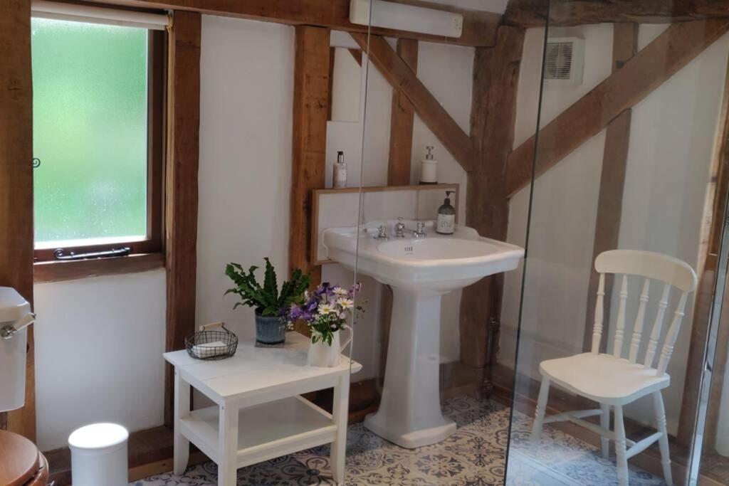 Cosy Listed Barn In Peaceful Country Village Granborough Extérieur photo