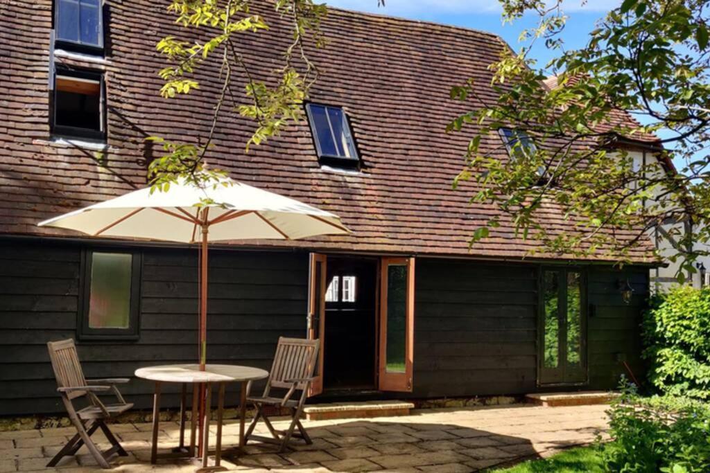 Cosy Listed Barn In Peaceful Country Village Granborough Extérieur photo
