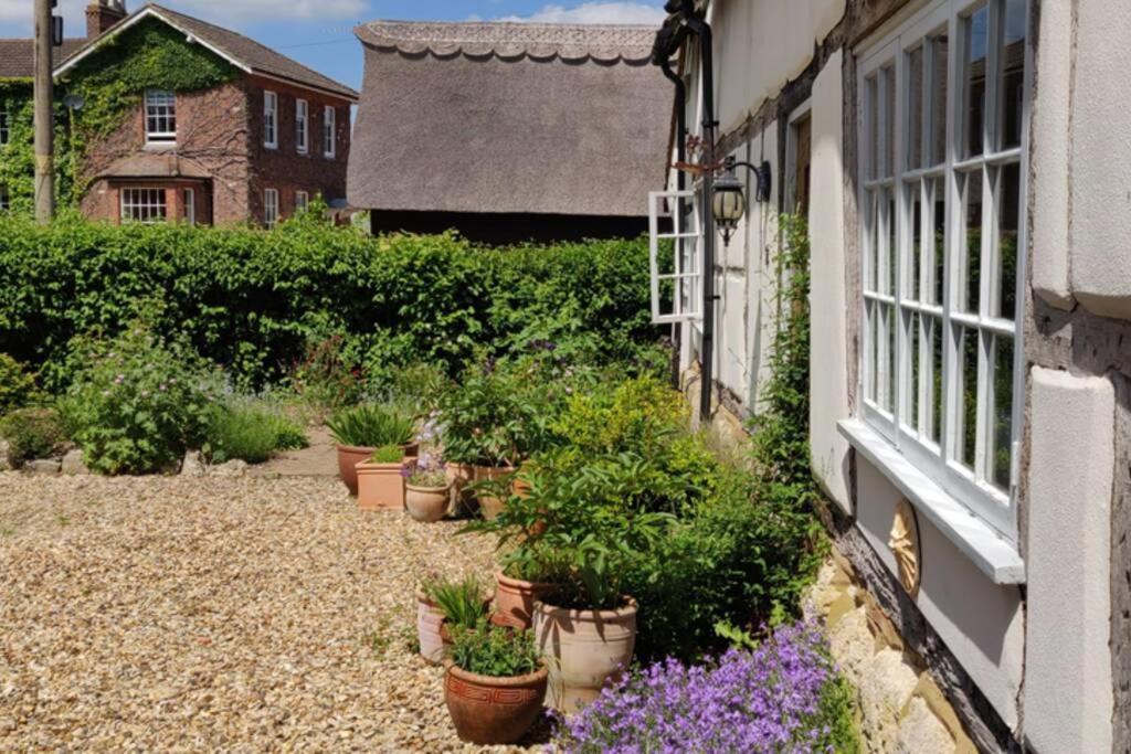 Cosy Listed Barn In Peaceful Country Village Granborough Extérieur photo
