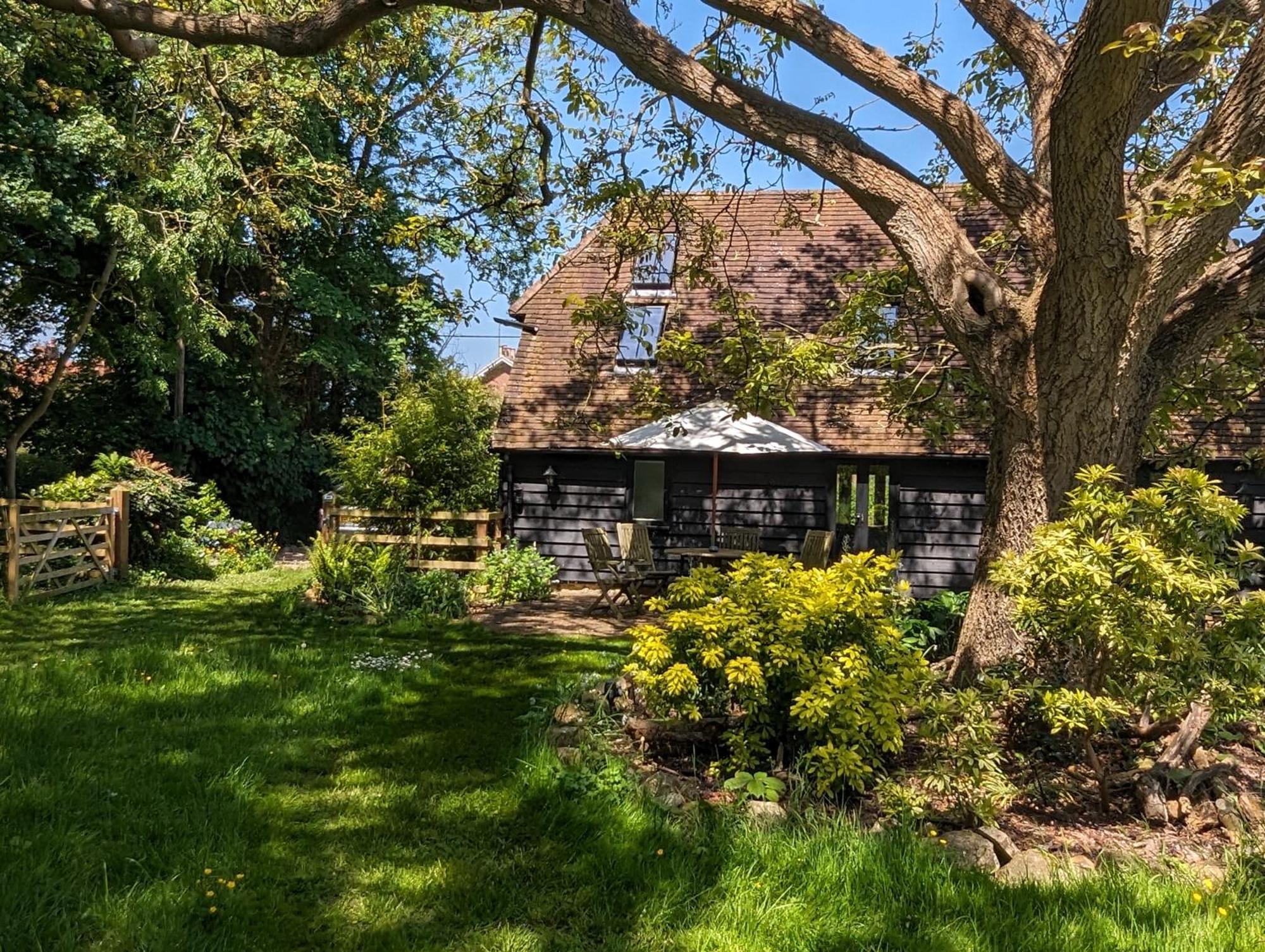 Cosy Listed Barn In Peaceful Country Village Granborough Extérieur photo